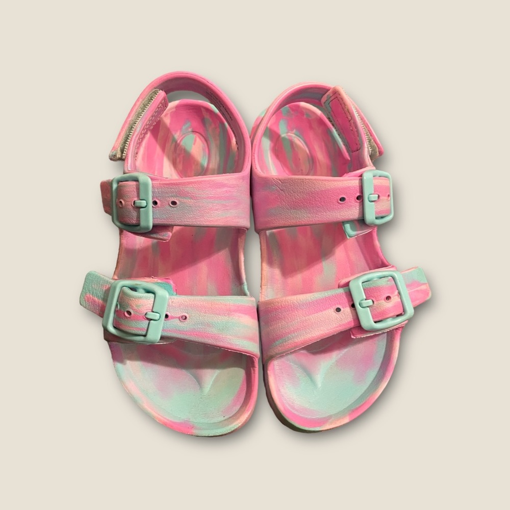 Girls size 11 Cat and Jack sandals!